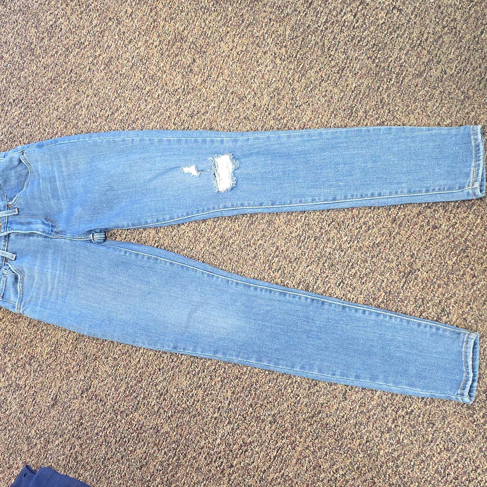 Levi's 721 High Rise Skinny Distressed Jeans Size 25